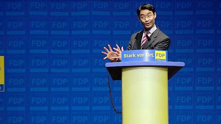 Philipp Rösler ist designierter Vorsitzender der FDP, der Partei, die sich selbst die Liberalen nennen. Rösler will die Partei inhaltlich breiter aufstellen und "liberal" nicht nur auf Wirtschaftspolitik beziehen.