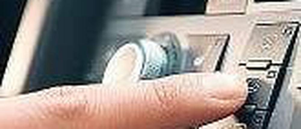 Kaltluft. Viele Autofahrer wissen nicht, womit sie kühlen. Foto: p-a/gms