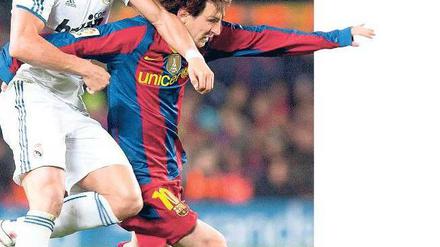 Leid an Leid. Von Cristiano Ronaldo (links) und Lionel Messi erwarten die Fans stets Besonderes auf dem Platz – eine von vielen Parallelen in ihren Lebensgeschichten. Foto: dpa