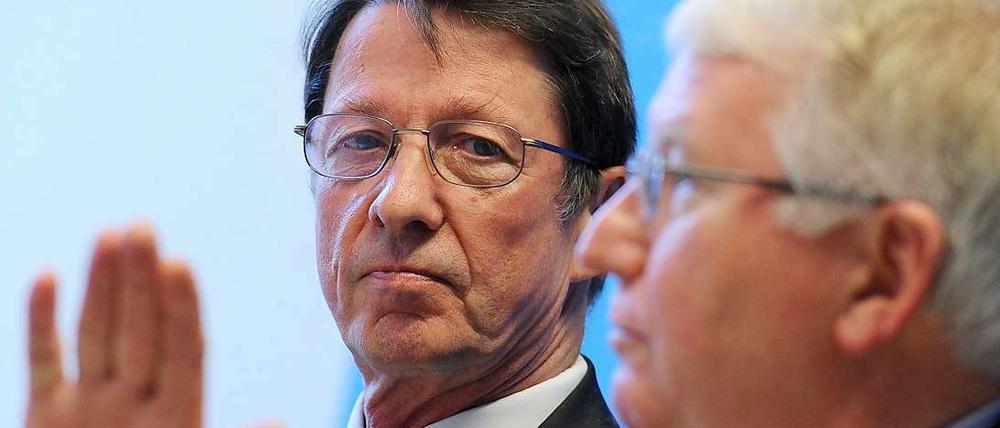 Wer wird der Nachfolger von Dieter Glietsch (rechts)? Innensenator Ehrhart Körting (links) äußert sich nicht zu den Kandidaten.
