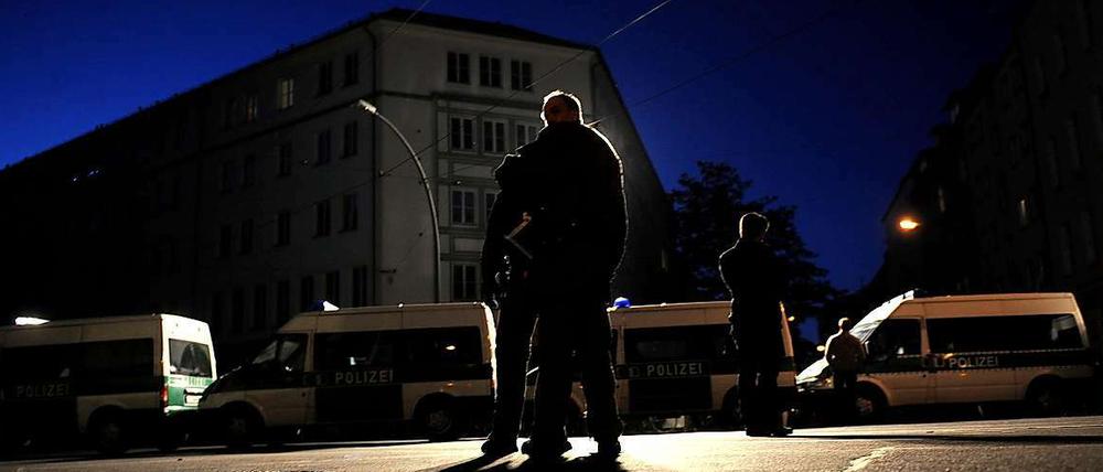 Dunkel der Walpurgisnacht. Der 1. Mai in Berlin