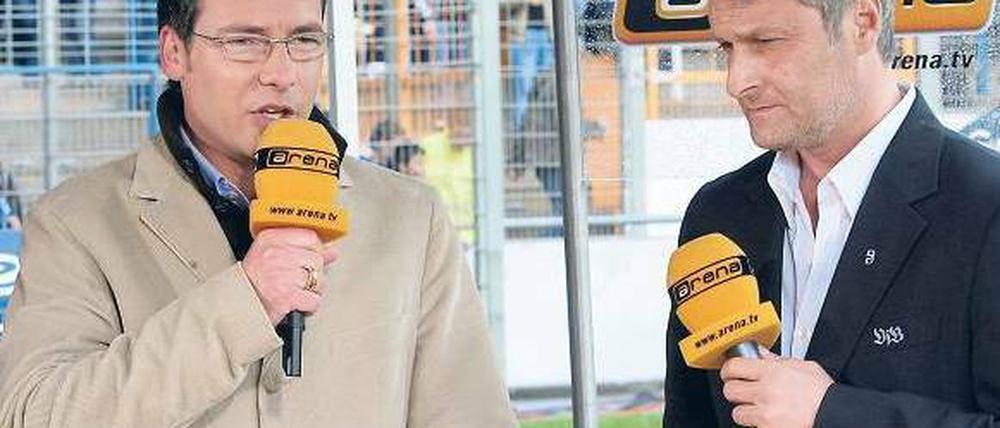 Zum heiligen Gral. Matthias Opdenhövel (links) interviewte 2007 für den Pay-TV-Sender Arena den damaligen Stuttgart-Trainer Armin Veh. Bei der Samstags-„Sportschau“ werden dem Moderator demnächst fünf Millionen Fußball-Fans zuschauen. Foto: dpa