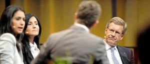 Der Bundespräsident im Gespräch mit jungen Migranten.