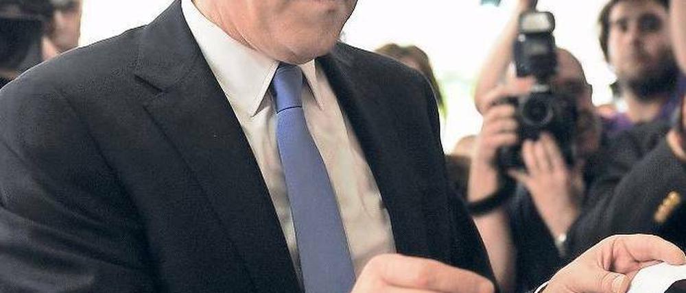 Der sozialistische Ministerpräsident José Socrates stellte sich am Sonntag bereits auf eine Niederlage ein. 