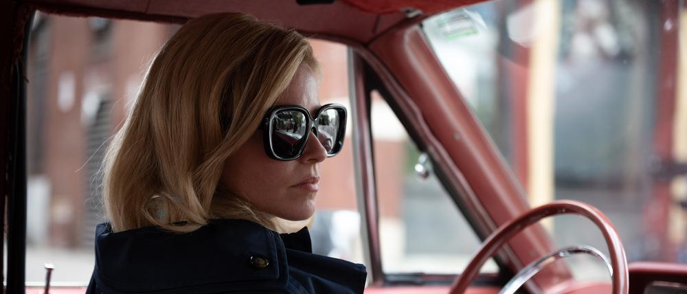  Joy (Elizabeth Banks) wird zur Aktivistin in eigener Sache.