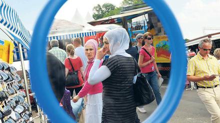 Vier Millionen Muslime leben in Deutschland – gut 30 000 gelten als islamistisch, als gewaltbereit ein Bruchteil dieser Zahl. 