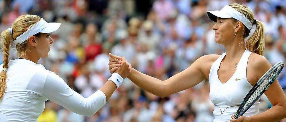 Eine war stärker. Sabine Lisicki (l.) gratuliert Maria Scharapowa zum Einzug ins Finale.