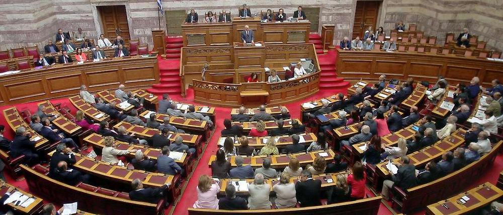 Das griechische Parlament stimmte am Mittwochnachmittag den neuen Sparmaßnahmen der Regierung zu. 