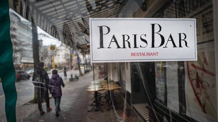 Legendärer Berlinale Hotspot. In der Paris Bar in der Kantststraße kann es aber schnell zu eng werden.