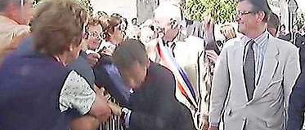 Frankreichs Präsident Nicolas Sarkozy wird in der südwestfranzösischen Gemeinde Brax tätlich angegriffen.