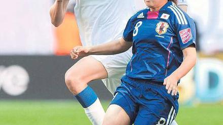 Big in Japan. Aya Miyamavie setzt sich gegen Englands Jill Scott durch.