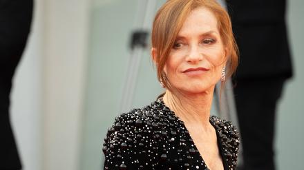 Isabelle Huppert, hier 2021 beim Filmfest Venedig, muss nun leider doch zuhause in Paris bleiben. 