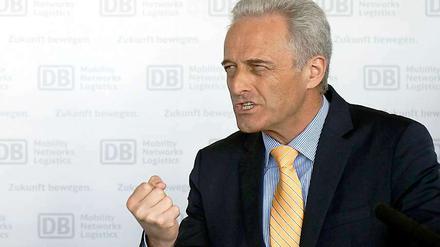 Bundesverkehrsminister Peter Ramsauer bezeichnete die Anschläge als "verbrecherische, terroristische Ansätze einer neuen Dimension". 