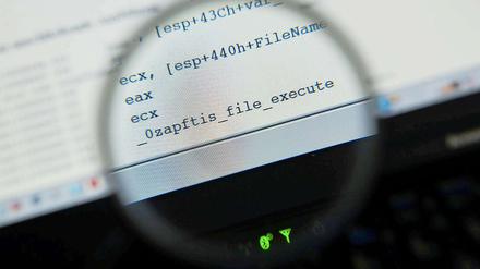 Die Enthüllungen des Chaos Computer Clubs machen deutlich, wie weit die technische Entwicklung bei der Verfeinerung von Überwachungsmechanismen vorangeschritten ist. 