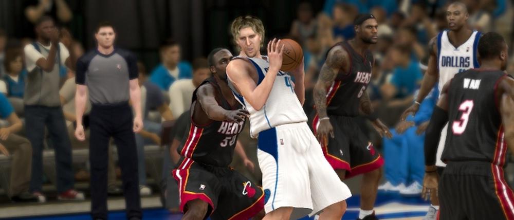 In Lauerstellung: Dirk Nowitzki in "NBA 2K12".