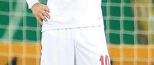 War das jetzt gut oder schlecht? Lukas Podolski ist ratlos. Foto: dapd