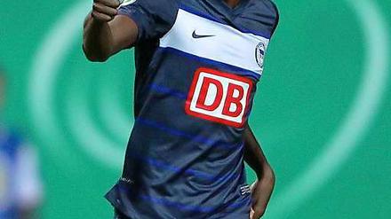 Geschafft: Adrian Ramos und seine Hertha nehmen die Pokalhürde beim Regionalligisten aus Essen.