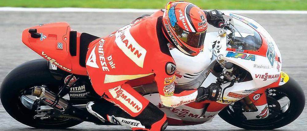 Einsame Runden. Ohne seinen größten Konkurrenten geht der neue Weltmeister Stefan Bradl in Valencia an den Start. Foto: AFP
