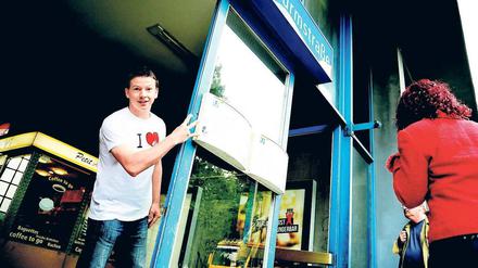 Die Gegend um den U-Bahnhof Turmstraße gehört zum Revier von Frank Wolf. Gelegentlich verwandelt er sich in eine Art Traumschiffkapitän mit Zwirbelschnauzer, genannt Kapitän Kiez. 