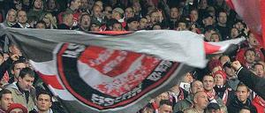 Künftige Stadionbesitzer? Unions Fans beim Spiel in Braunschweig. Foto: dapd