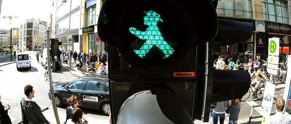 Sicherheitskatalog soll für mehr Sicherheit auf deutschen Straßen sorgen. Besonders gefährdet: Radfahrer, Fußgänger und ältere Verkehrsteilnehmer.