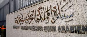 Die Außenansicht der Botschaft des Königreiches Saudi Arabien in Berlin.