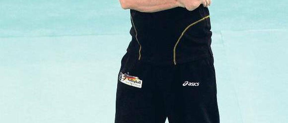 Adios, Senor Lozano. Spanisch versteht der bisherige Volleyball-Bundestrainer. Deutsch und Englisch kann er nicht. Foto: dadp