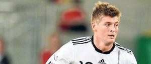 Toni Kroos, 21, steht unter Genieverdacht, seitdem er 16 ist. Heute prägt der gebürtige Mecklenburger die Spielstile des FC Bayern und der Nationalmannschaft. 