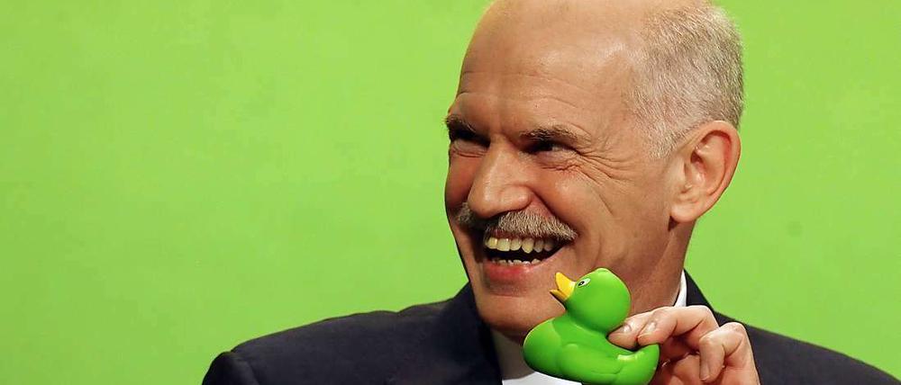 Der frühere griechische Regierungschef Giorgos Papandreou erhielt großen Beifall für seine Rede auf dem Parteitag der Grünen.
