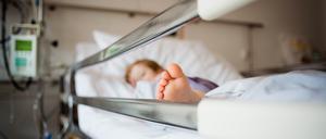War Corona bei den infizierten Kindern, die seit Pandemiebeginn gestorben sind, die Todesursache - oder doch nicht?