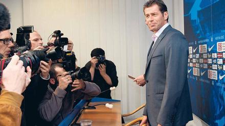 Willkommen in der Medienstadt. Michael Skibbe kennt den Rummel von Galatasaray und der Nationalelf und nimmt es gelassen.