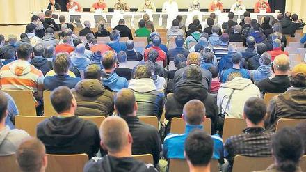 Viele Fans, viel Kongress. Über Stadionverbote etwa wurde heftig debattiert. Foto: dpa
