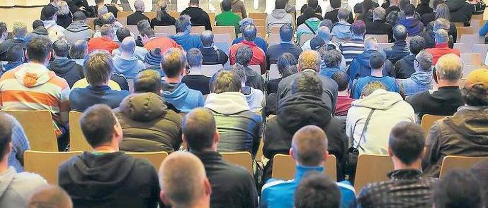 Viele Fans, viel Kongress. Über Stadionverbote etwa wurde heftig debattiert. Foto: dpa
