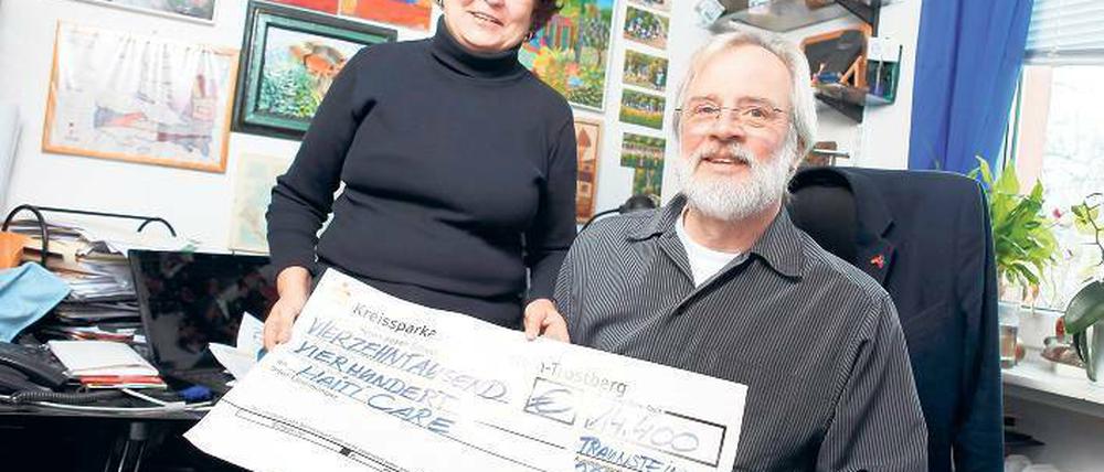 FAMILIENANGELEGENHEIT. Barbara Kaasch, 62, und Michael Kaasch, 63, aus Waidmannslust von „HaitiCare“.