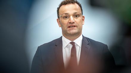 Bundesgesundheitsminister Jens Spahn (CDU) strich vorsorglich den Anspruch auf Zinsen der Betroffenen. Die Beträge selbst werden allerdings rückwirkend erstattet.