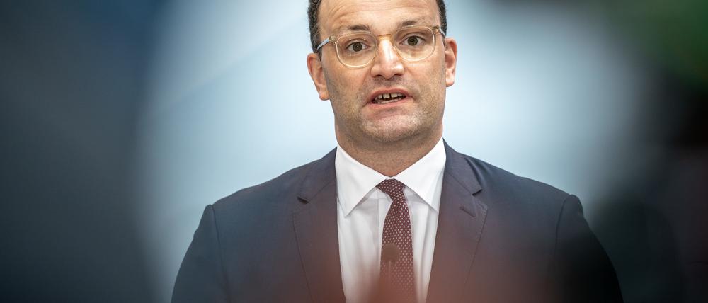 Bundesgesundheitsminister Jens Spahn (CDU) strich vorsorglich den Anspruch auf Zinsen der Betroffenen. Die Beträge selbst werden allerdings rückwirkend erstattet.