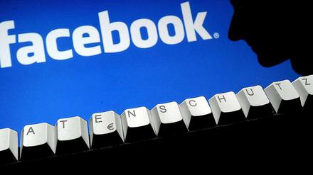 Bislang waren die privaten nachrichten bei Facebook sicher vor dem Zugriff der Behörden. Das könnte sich nun ändern.
