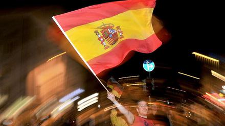 In Ländern wie Spanien ist die Jugendarbeitslosigkeit anhaltend hoch - Besserung kaum in Sicht. Viele machen sich deshalb auf den Weg nach Deutschland. Doch Einwanderer aus Südeuropa, die ohne festen Arbeitsplatz einwandern, sollen in Zukunft keinen Anspruch auf Sozialleistungen mehr haben. 
