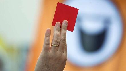 Der Parteivorstand der Piraten wollte Bodo Thiesen wegen umstrittener Aussagen zum Holocaust und dem Zweiten Weltkrieg aus der Partei ausschließen. Dies wurde vom Bundesschietsgericht nun zurückgewiesen. 