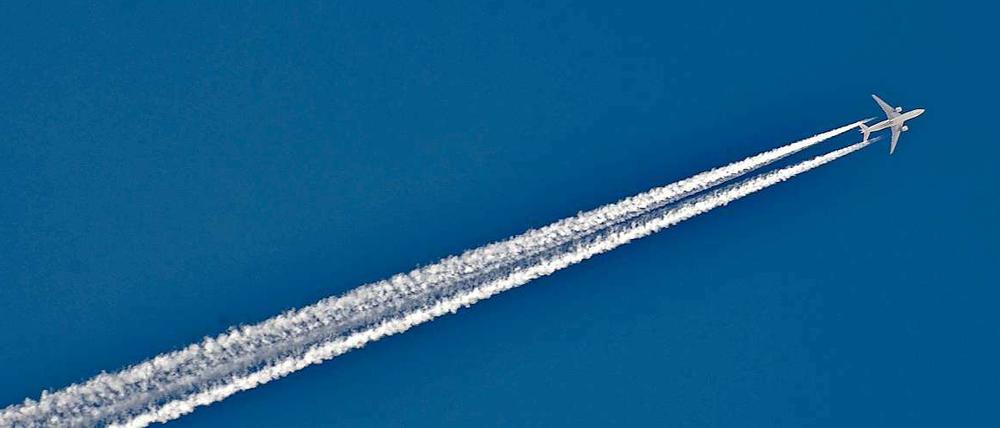 Der Maximalpegel von 55 Dezibel werde nach den Prognosen erst 2015 mehr als einmal täglich überschritten, wenn das Verkehrsaufkommen entsprechend zugenommen habe.