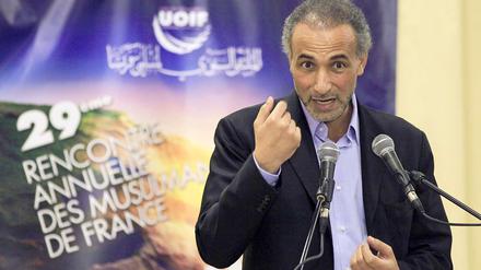 Tariq Ramadan (50) ist Professor für Islamstudien an der Universität Oxford. Sein Großvater, Hassan al Banna, gründete einst die Muslimbruderschaft in Ägypten, Ramadan selbst wuchs im Exil in Genf auf. 
