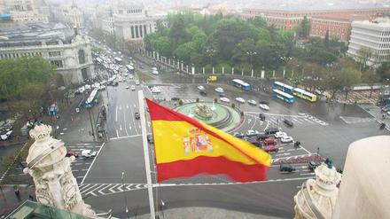 Sorgen um Spanien: Die viertgrößte Volkswirtschaft in der Euro-Zone kämpft ums wirtschaftliche Überleben und zieht auch andere Euro-Länder wie Italien herunter. Foto: dapd