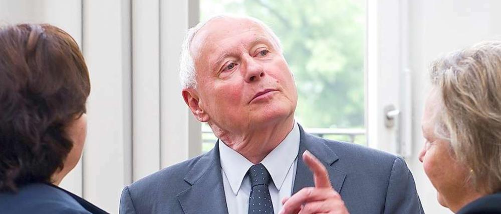 Reichweite seiner Reden. Lafontaine testet bisweilen seine Zuhörer. Können die ihm folgen? Werden sie das tun? Mit guten Worten wollte er die Linke erobern, aber die erwies sich in Teilen als wenig verführbar. 