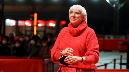 Jetzt protestieren Filmstars gegen sie: Kulturstaatsministerin Claudia Roth auf dem roten Teppich der Berlinale. 