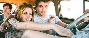 Unterwegs. Sal (Sam Riley), Marylou (Kristen Stewart) und Dean (Garret Hedlund) in Walter Salles Film „On the Road“. 