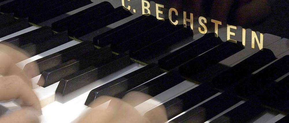 Zahlreiche internationale Künstler - unter anderem Steven Osborne, Kit Armstrong, Igor Levit und Francesco Tristano - konzertierten 2011 auf Instrumenten von Bechstein.
