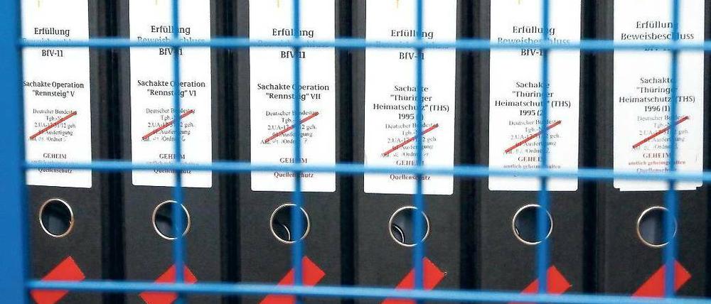 Immerhin noch vorhanden. Die Akten, die nicht geschreddert wurden, lagern im  NSU-Untersuchungsausschuss des Bundestages sicher in einem Drahtgestell. Foto: dpa
