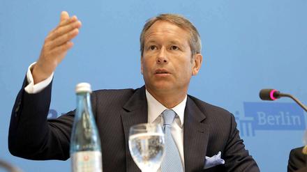 Teures Vergnügen. Für Finanzsenator Ulrich Nußbaum ist der Teil-Rückkauf der Wasserbetriebe mit Millionenkosten verbunden. Die Bürger sollen aber davon profitieren.