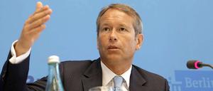 Teures Vergnügen. Für Finanzsenator Ulrich Nußbaum ist der Teil-Rückkauf der Wasserbetriebe mit Millionenkosten verbunden. Die Bürger sollen aber davon profitieren.
