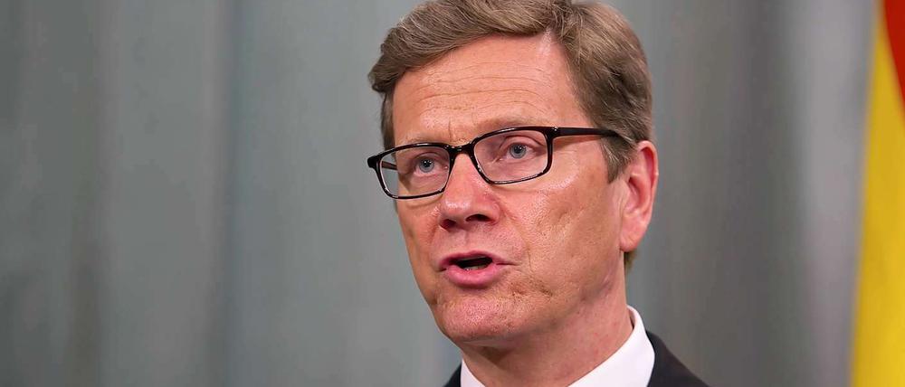 Den braucht kein Mensch mehr: Einen Außenminister. 